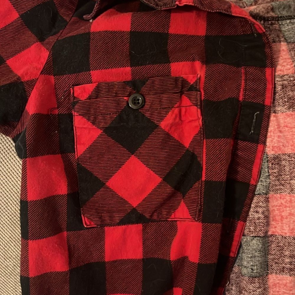 Button up flannel - Picture 3 of 6
